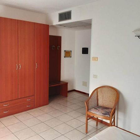 לימונה סול גרדה Hotel Florida מראה חיצוני תמונה
