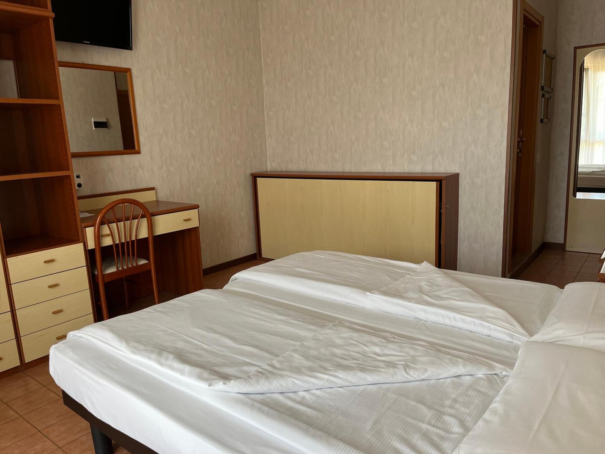 לימונה סול גרדה Hotel Florida מראה חיצוני תמונה